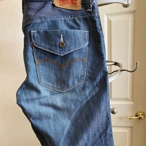 Levi’s 514 Blue Jeans (33 x 32)